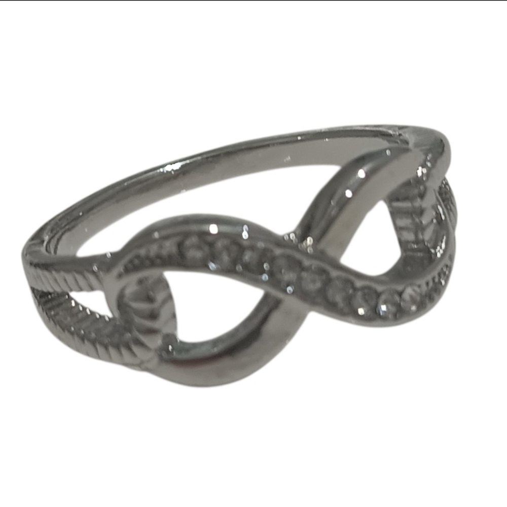 Elegant Silver Infinity Ring